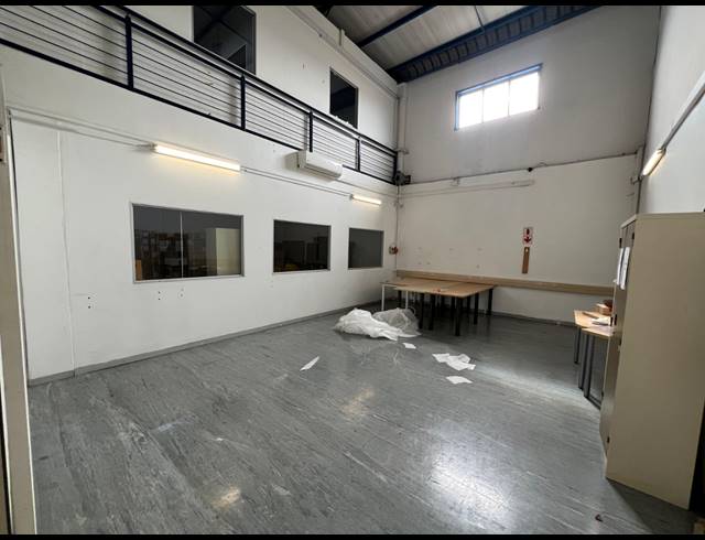 449M² WAREHOUSE TO LET IN STRIJDOMPARK